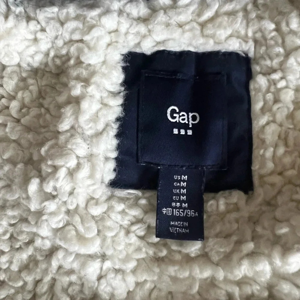 GAP sherpa lined winter jacket - Picture 6 of 11